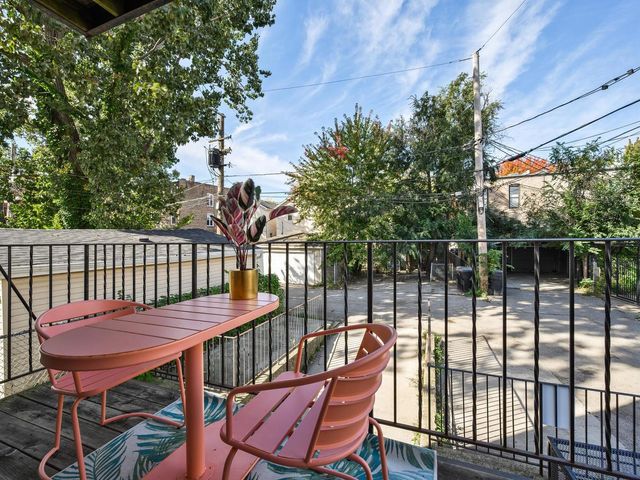 116 S Bell Avenue 1, Chicago, IL 60612