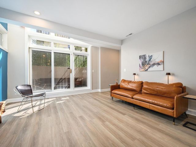 116 S Bell Avenue 1, Chicago, IL 60612