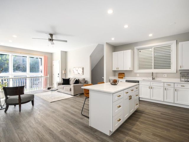 116 S Bell Avenue 1, Chicago, IL 60612