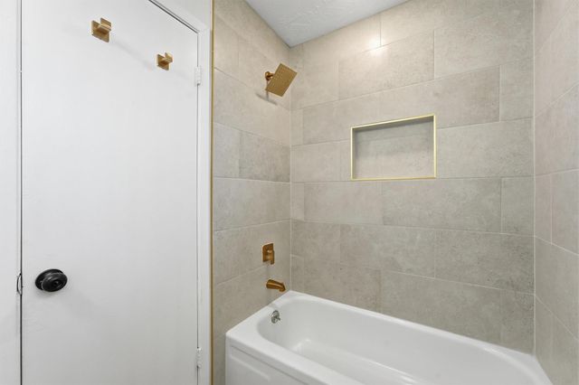 6602 Indian Falls Drive, Houston, TX 77489