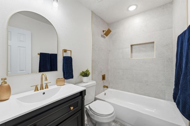 6602 Indian Falls Drive, Houston, TX 77489