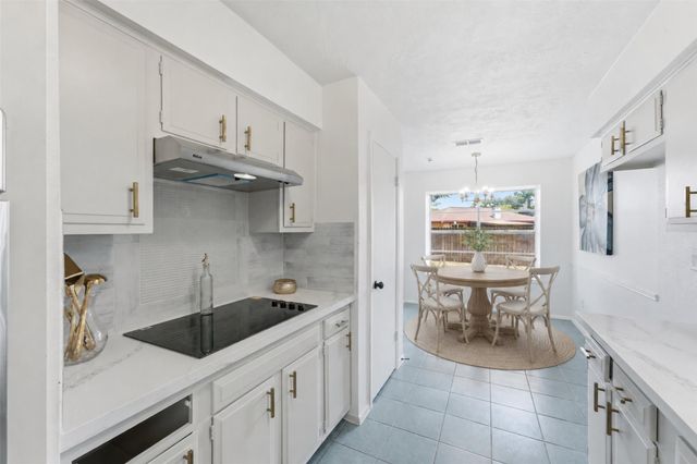 6602 Indian Falls Drive, Houston, TX 77489