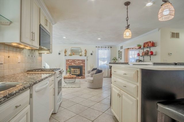 17 Ice Pond Drive, Rowley, MA 01969