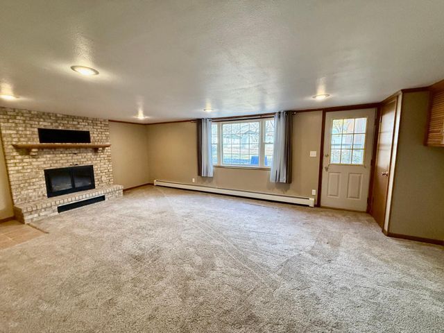 1065 Jorgenson Street, Hutchinson, MN 55350