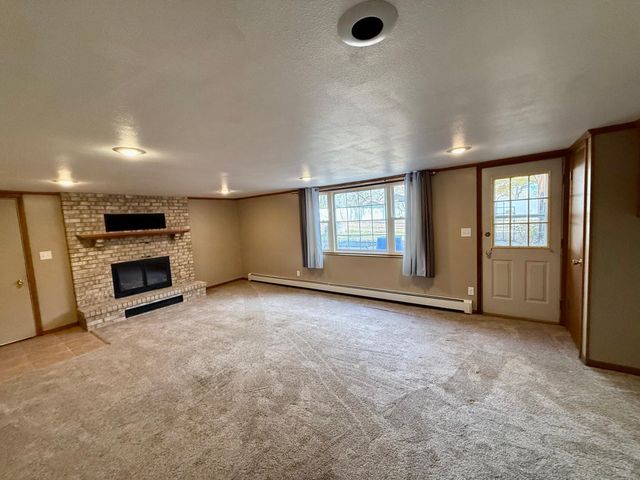 1065 Jorgenson Street, Hutchinson, MN 55350