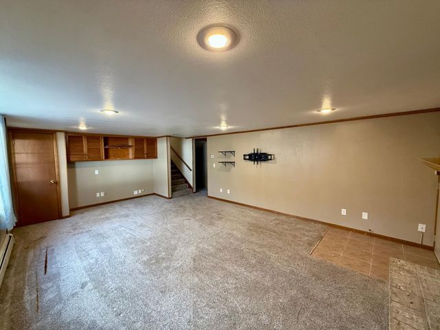 1065 Jorgenson Street, Hutchinson, MN 55350
