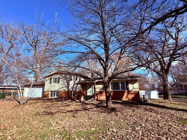 1065 Jorgenson Street, Hutchinson, MN 55350