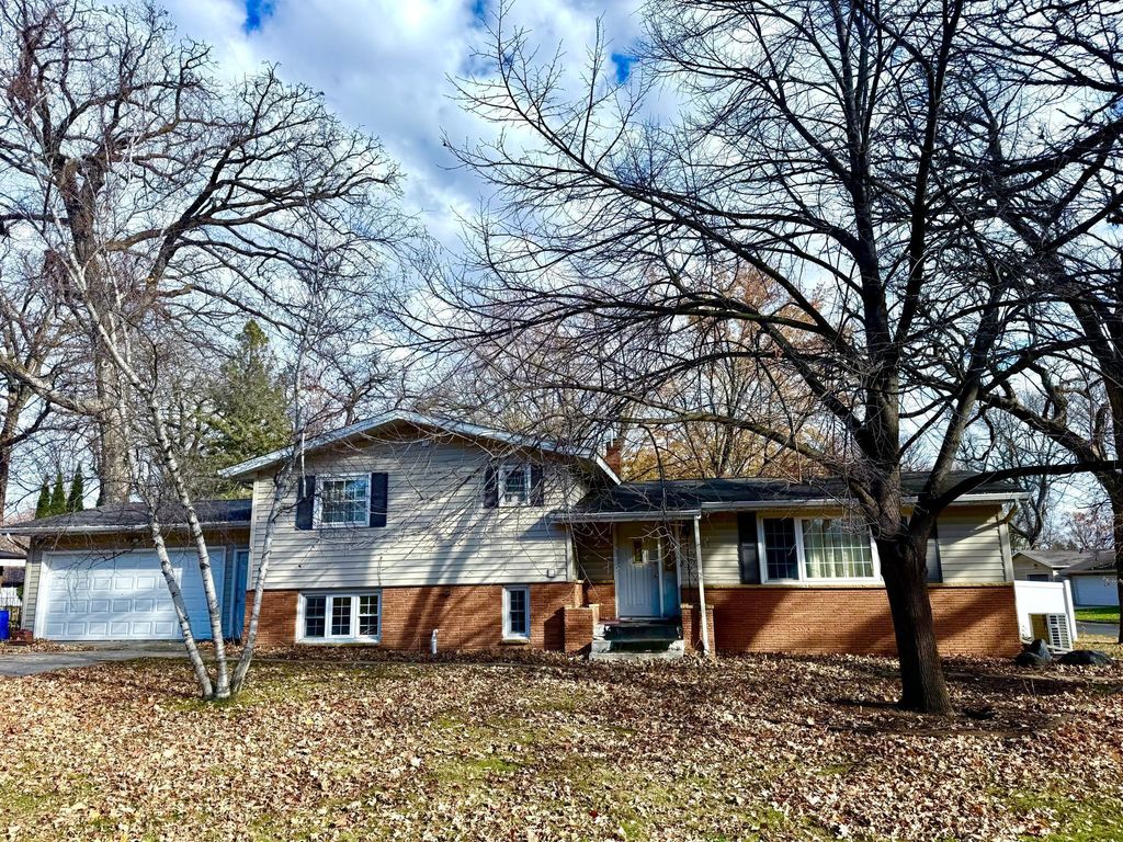 1065 Jorgenson Street, Hutchinson, MN 55350