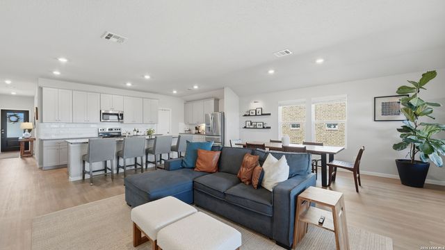 1819 Sadie Lark, New Braunfels, TX 78130