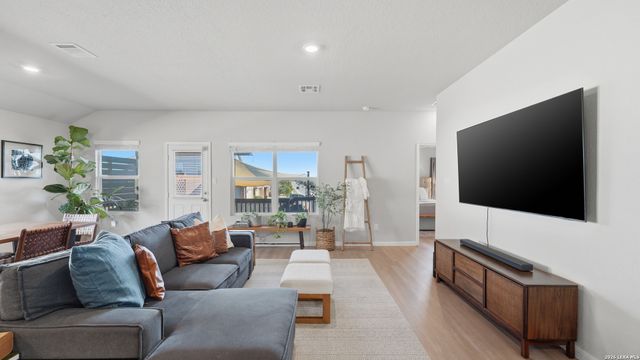 1819 Sadie Lark, New Braunfels, TX 78130