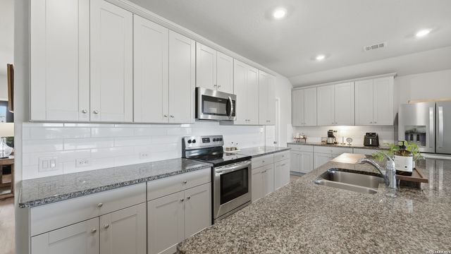 1819 Sadie Lark, New Braunfels, TX 78130