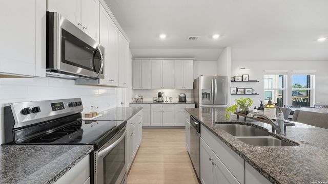 1819 Sadie Lark, New Braunfels, TX 78130