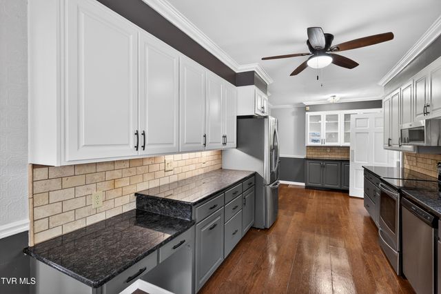 2111 Lee Highway, Bristol, VA 24201