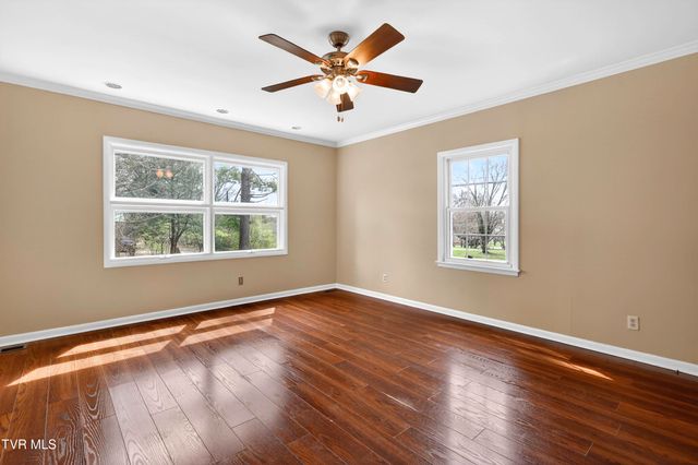 2111 Lee Highway, Bristol, VA 24201
