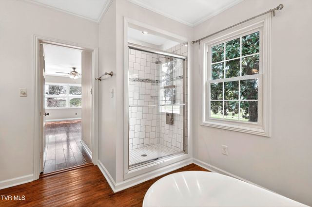 2111 Lee Highway, Bristol, VA 24201