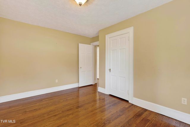 2111 Lee Highway, Bristol, VA 24201