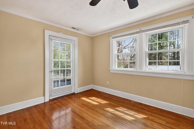 2111 Lee Highway, Bristol, VA 24201