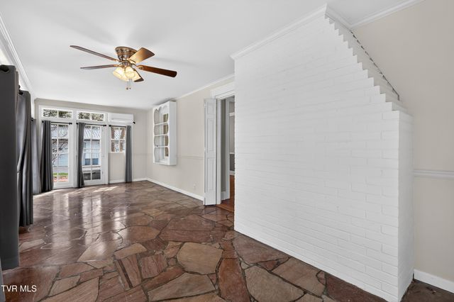 2111 Lee Highway, Bristol, VA 24201