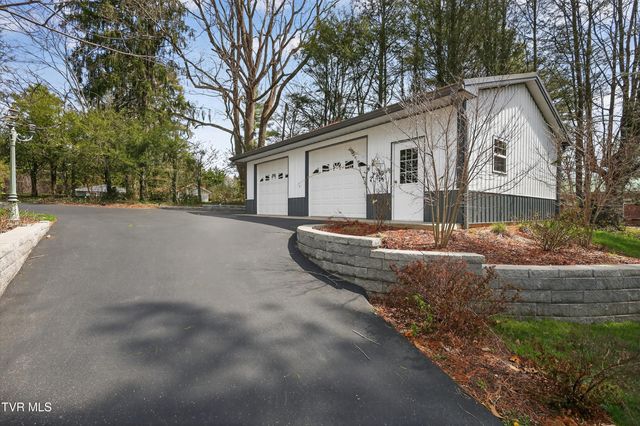 2111 Lee Highway, Bristol, VA 24201