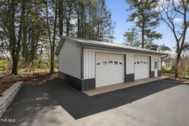 2111 Lee Highway, Bristol, VA 24201