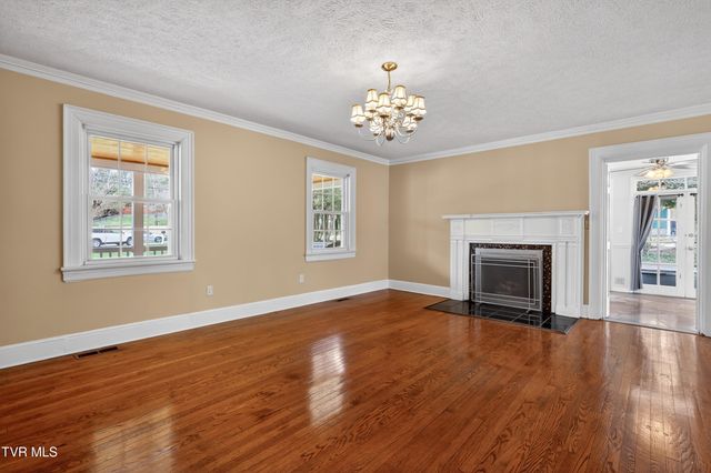 2111 Lee Highway, Bristol, VA 24201