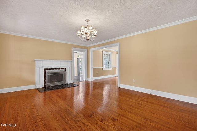 2111 Lee Highway, Bristol, VA 24201