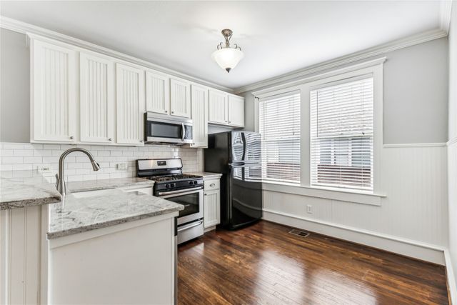 2200 College Avenue 101, Fort Worth, TX 76110