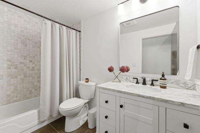 2101 W Rice Street 407, Chicago, IL 60622