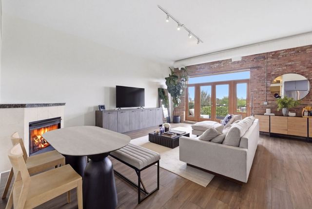 2101 W Rice Street 407, Chicago, IL 60622