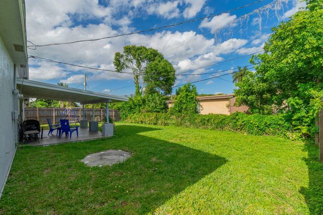 762 Gardenia Drive, Royal Palm Beach, FL 33411