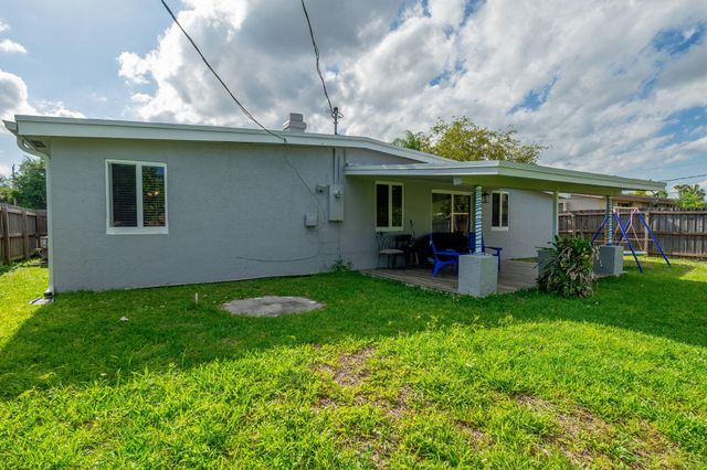 762 Gardenia Drive, Royal Palm Beach, FL 33411