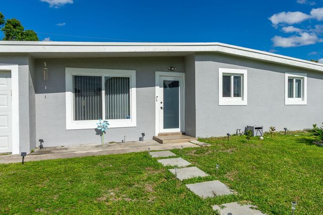 762 Gardenia Drive, Royal Palm Beach, FL 33411