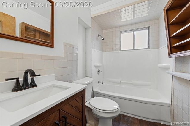 11033 Continental Avenue, Warren, MI 48089