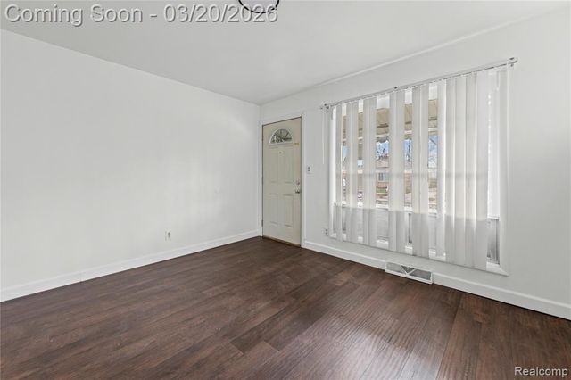 11033 Continental Avenue, Warren, MI 48089