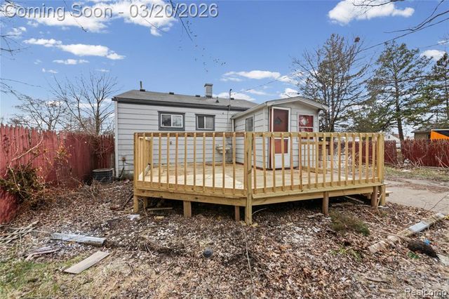 11033 Continental Avenue, Warren, MI 48089