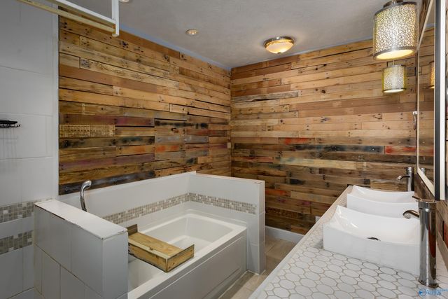 220 Gobble Drive, Florence, AL 35634