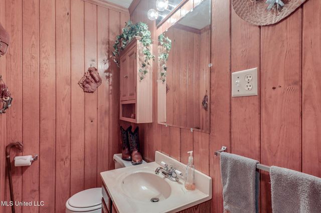 16000 Moragas Lane, Kiln, MS 39556