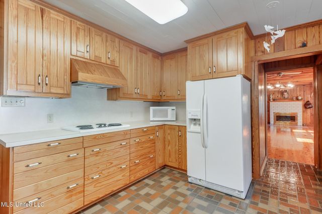 16000 Moragas Lane, Kiln, MS 39556