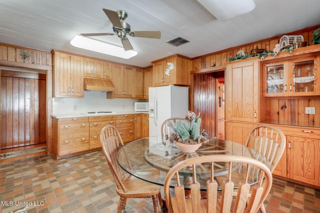 16000 Moragas Lane, Kiln, MS 39556