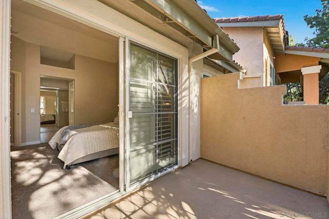 11908 Tivoli Park Row 7, San Diego, CA 92128