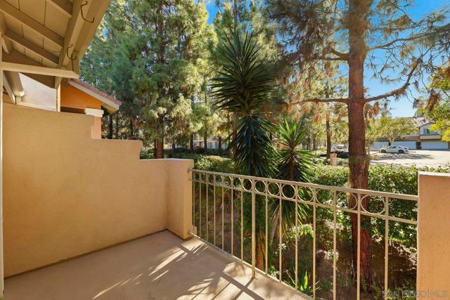 11908 Tivoli Park Row 7, San Diego, CA 92128