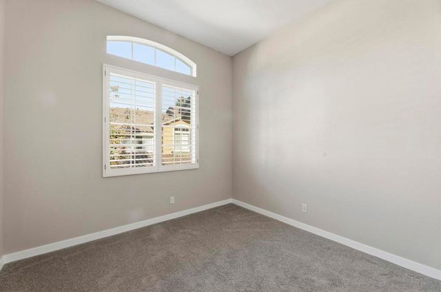 11908 Tivoli Park Row 7, San Diego, CA 92128