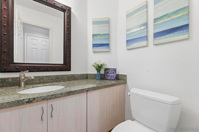 11908 Tivoli Park Row 7, San Diego, CA 92128