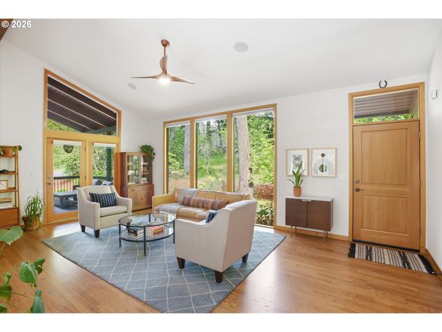 21180 S SWEETBRIAR Rd, West Linn, OR 97068