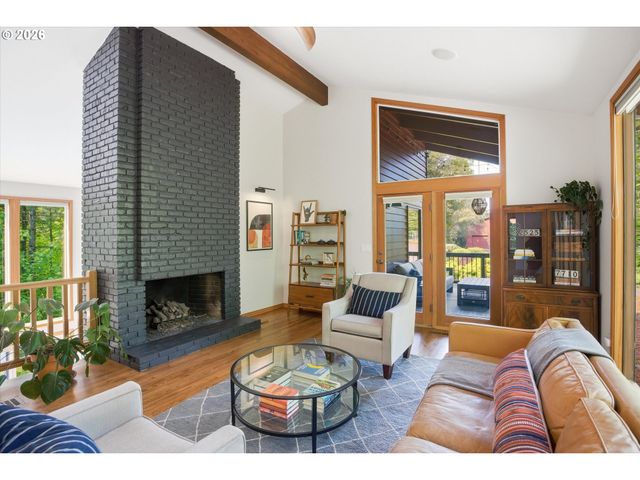21180 S SWEETBRIAR Rd, West Linn, OR 97068