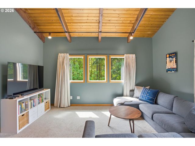 21180 S SWEETBRIAR Rd, West Linn, OR 97068