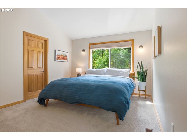 21180 S SWEETBRIAR Rd, West Linn, OR 97068