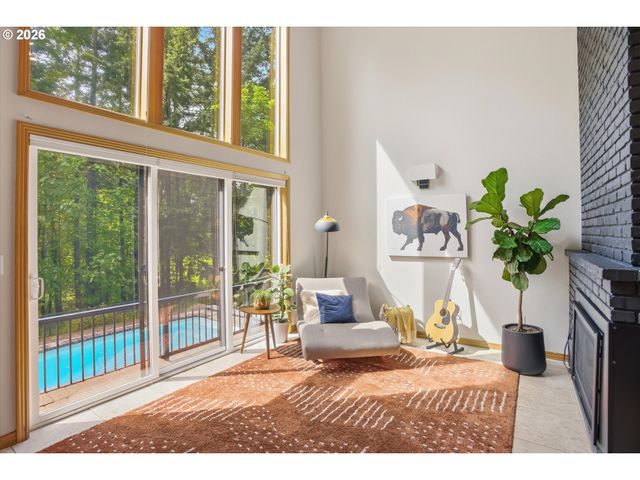 21180 S SWEETBRIAR Rd, West Linn, OR 97068