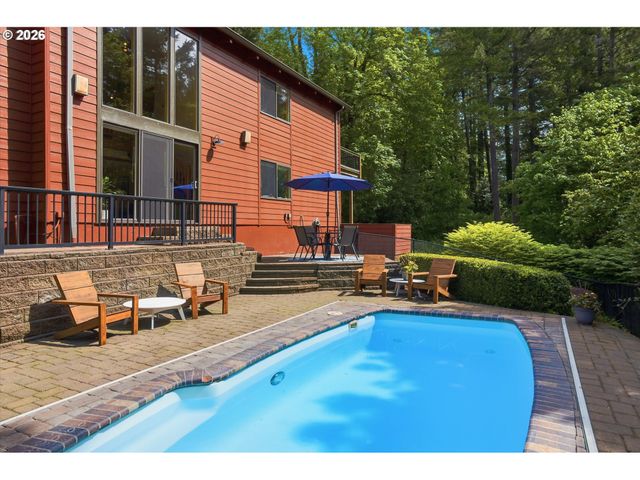 21180 S SWEETBRIAR Rd, West Linn, OR 97068