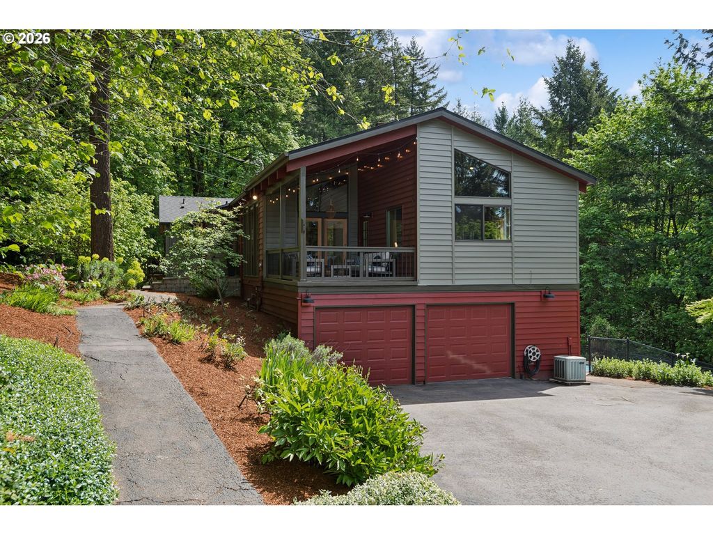 21180 S SWEETBRIAR Rd, West Linn, OR 97068